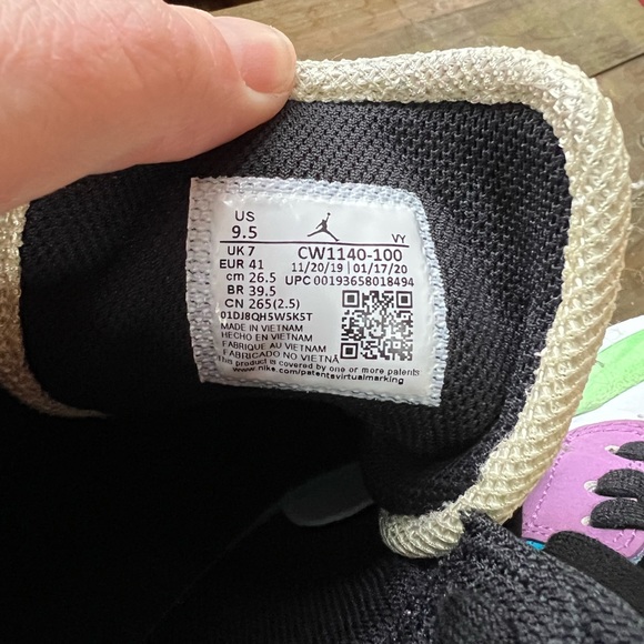Jordan 1 Lightbulb 9.5 womens - Picture 5 of 6